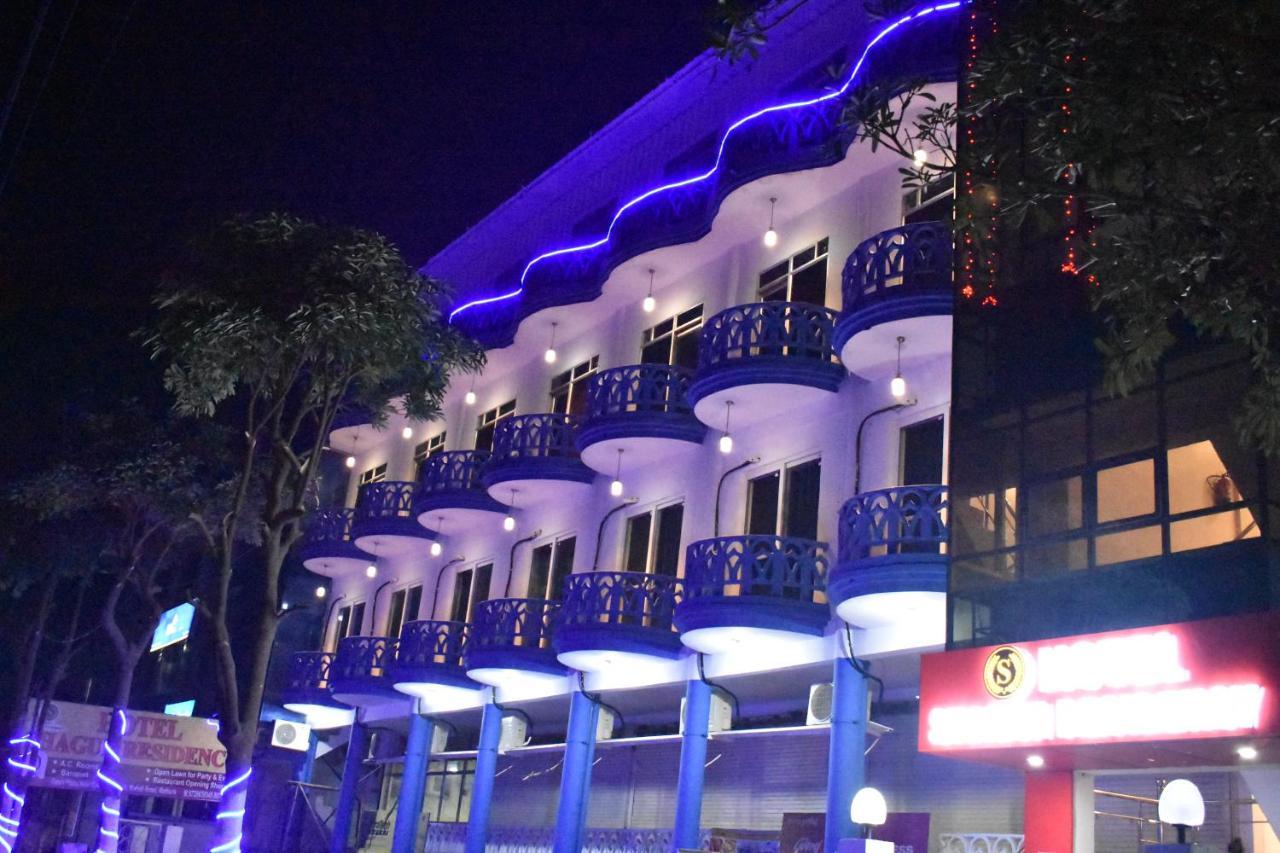Hotel Shagun Residency Mathura Bagian luar foto