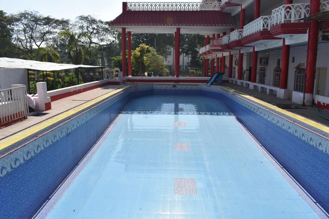 Hotel Shagun Residency Mathura Bagian luar foto