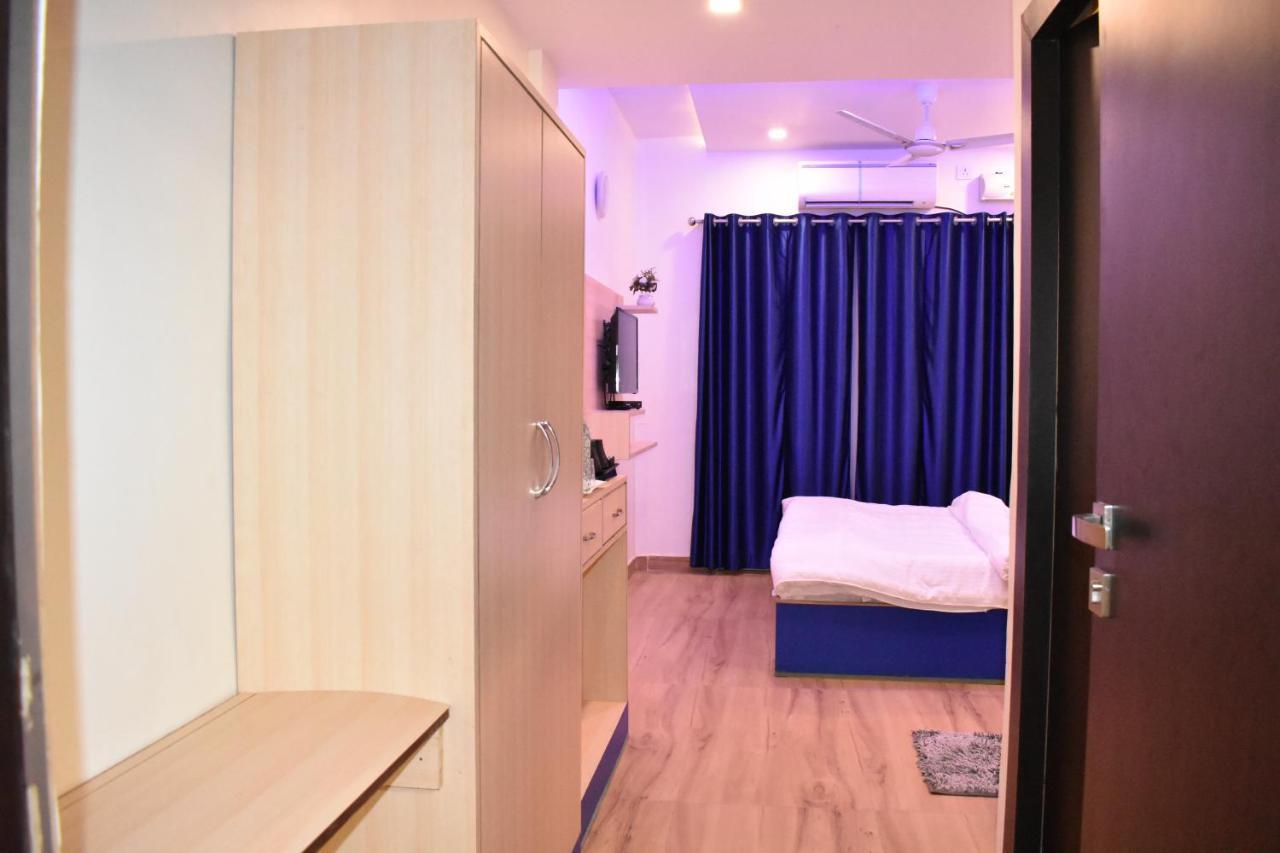 Hotel Shagun Residency Mathura Bagian luar foto